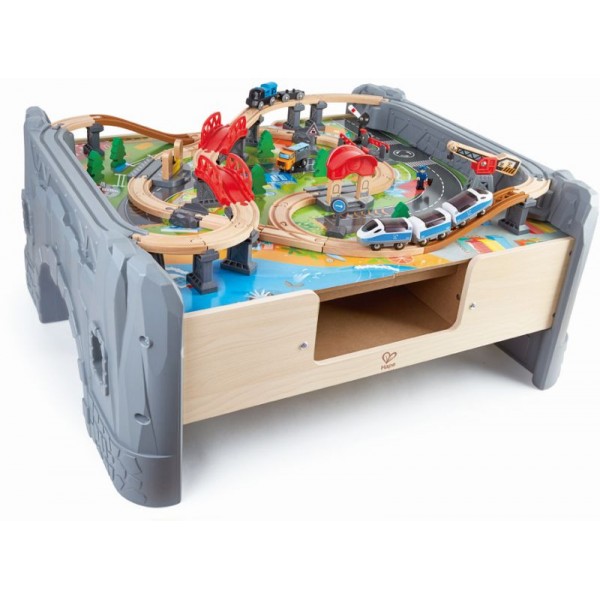Hape Railway Train & Table Set -Σετ Παιχνιδιού Μεγάλος Σιδηρόδρομος-70Τεμ. (E3766)